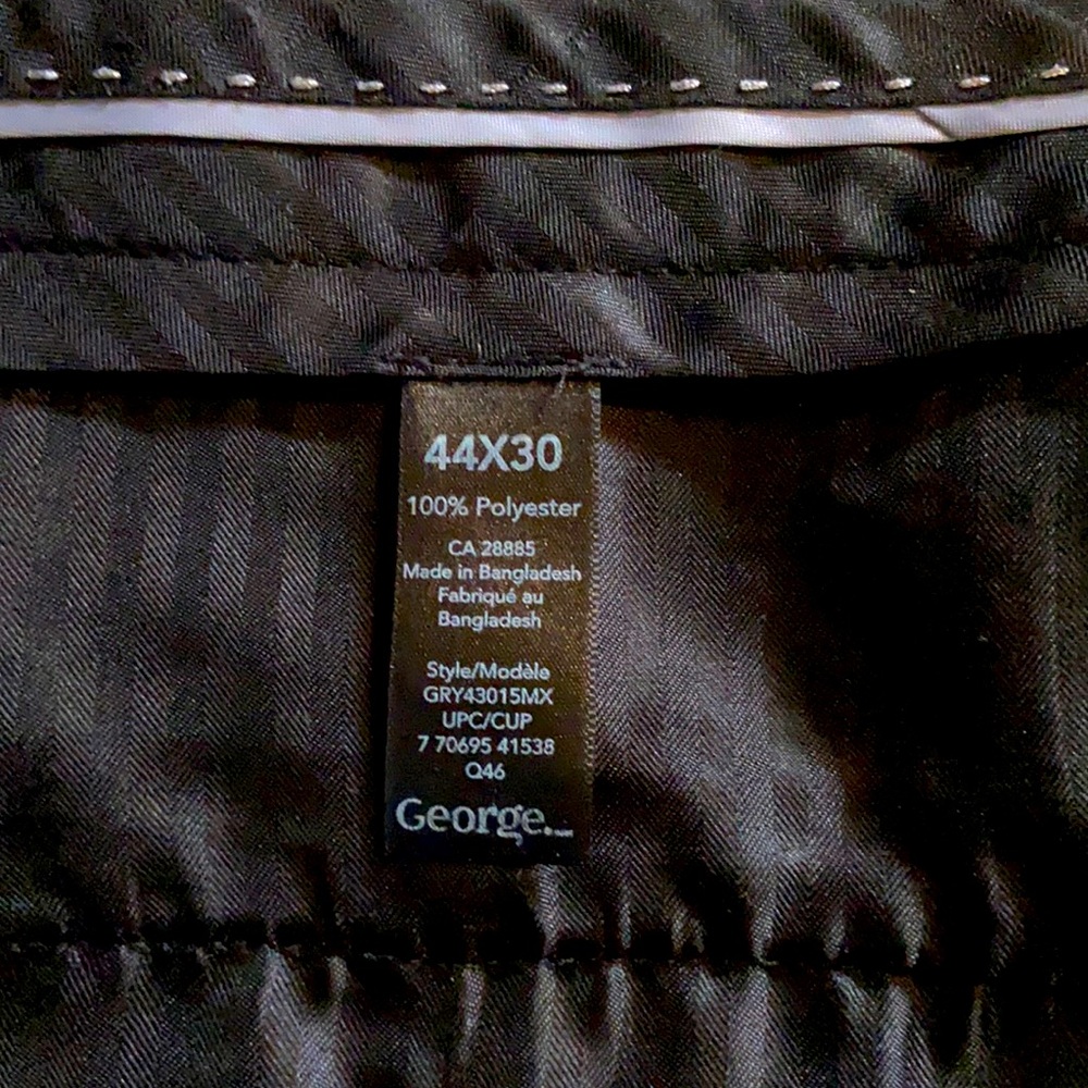 Black men’s dresses pants. Lightly used.